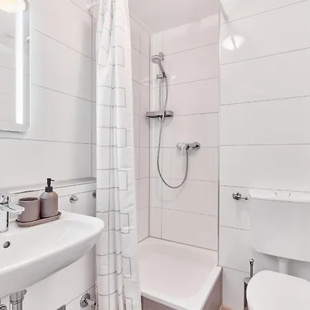 Carla- Parkplatz, Zentrumsnah, 2 Personen Apartment *