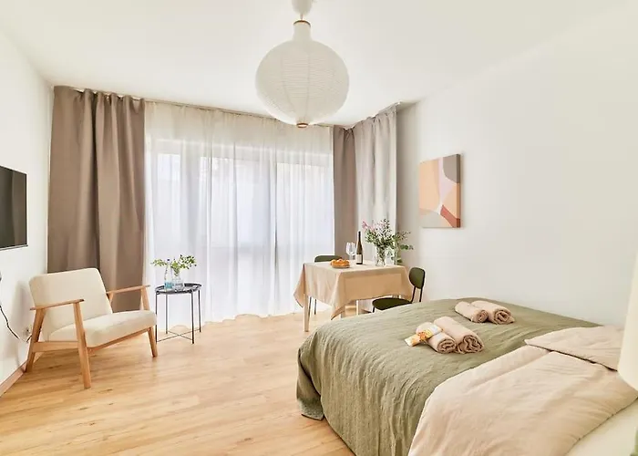 Carla- Parkplatz, Zentrumsnah, 2 Personen *